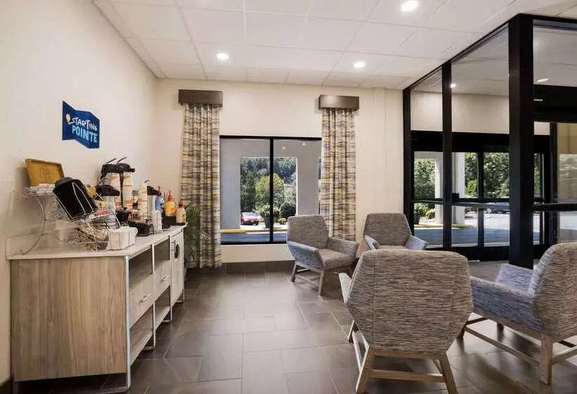 Отель Clarion Pointe Sylva Near Cherokee Area