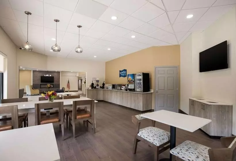 Отель Clarion Pointe Sylva Near Cherokee Area