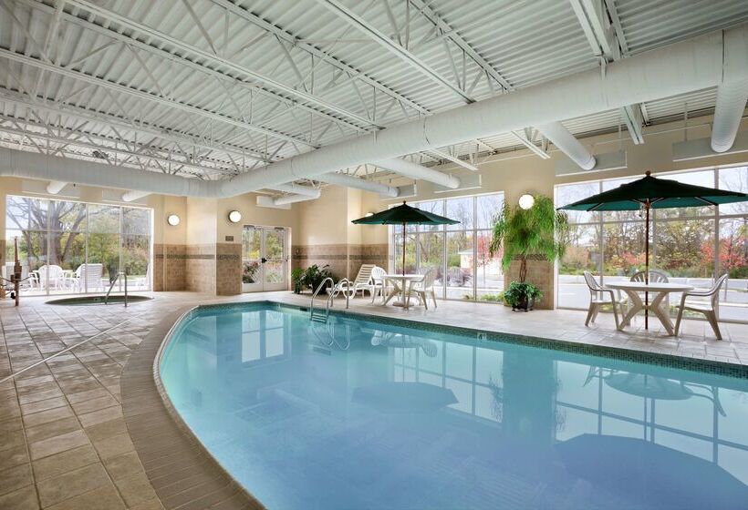 هتل Country Inn & Suites By Radisson, State College Penn State Area , Pa