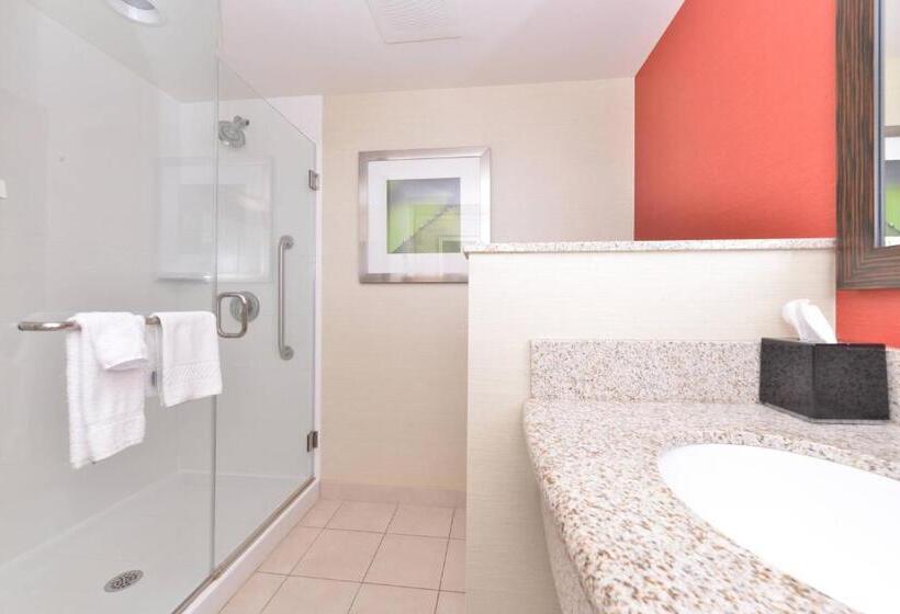 Отель Courtyard Mt. Holly Westampton