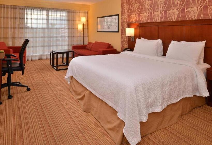 Отель Courtyard Mt. Holly Westampton