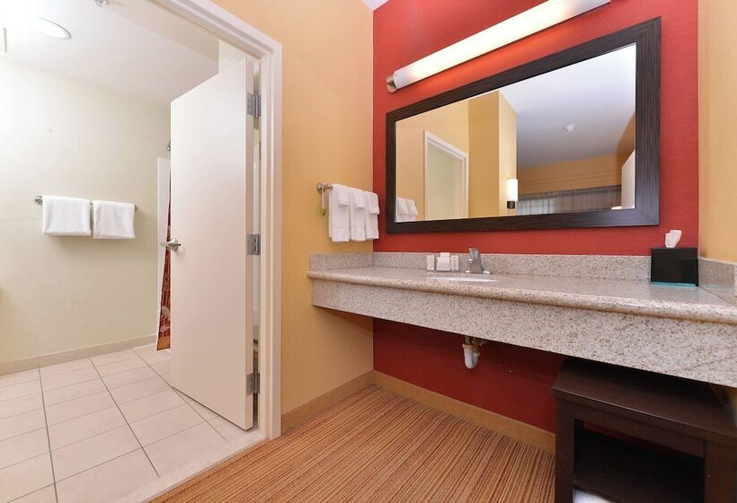 Отель Courtyard Mt. Holly Westampton