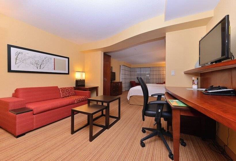 Отель Courtyard Mt. Holly Westampton