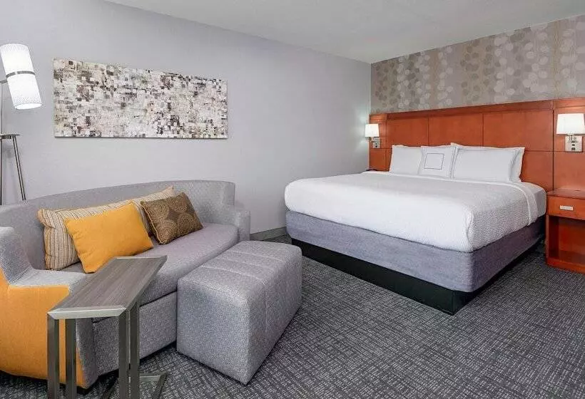 فندق Courtyard Fort Wayne Downtown At Grand Wayne Convention Center