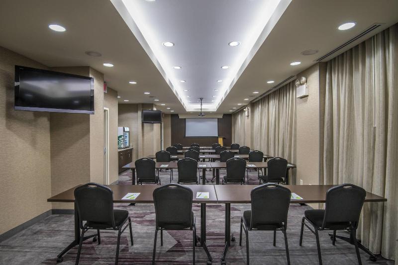 فندق Courtyard By Marriott Tulsa Downtown