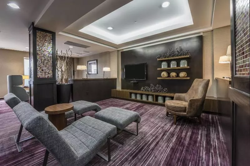 هتل Courtyard By Marriott Tulsa Downtown