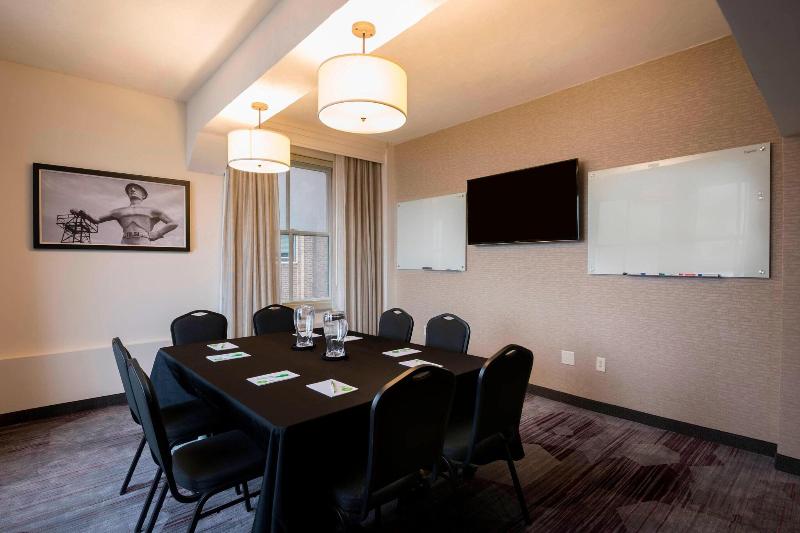 فندق Courtyard By Marriott Tulsa Downtown