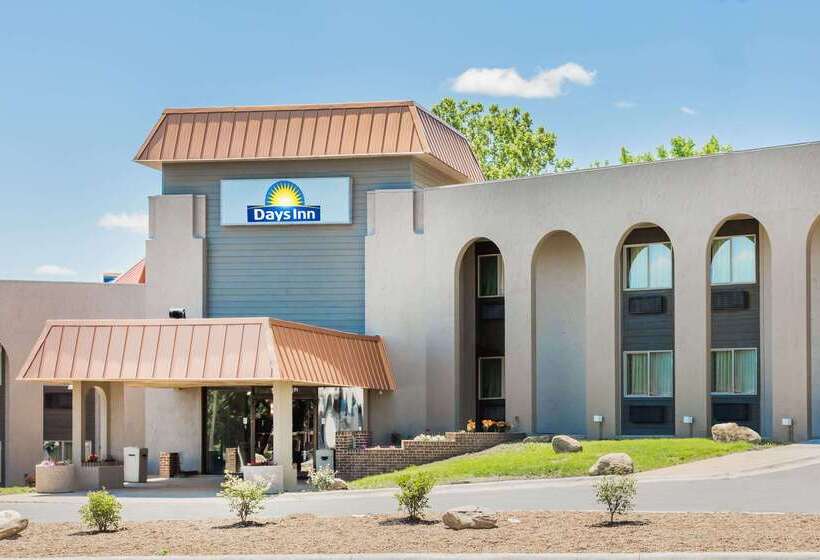 호텔 Days Inn By Wyndham West Des Moines