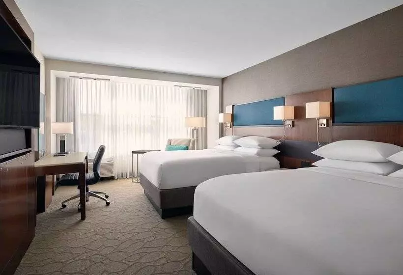 Delta Hotels By Marriott Milwaukee Northwest