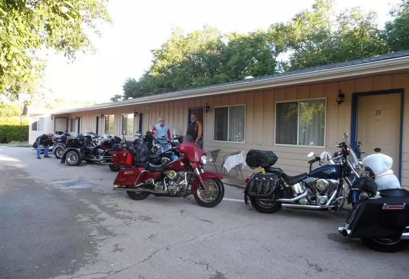 酒店 Dollar Inn Hot Springs