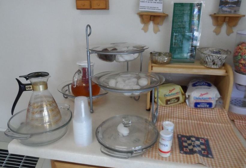 בית מלון כפרי Dollar Inn Hot Springs