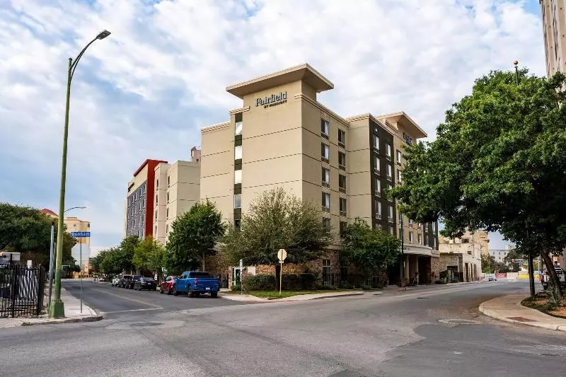 هتل Fairfield Inn & Suites By Marriott San Antonio Downtown/alamo Plaza