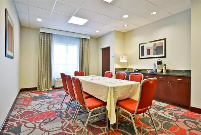 ホテル Holiday Inn Express & Suites Utica, An Ihg