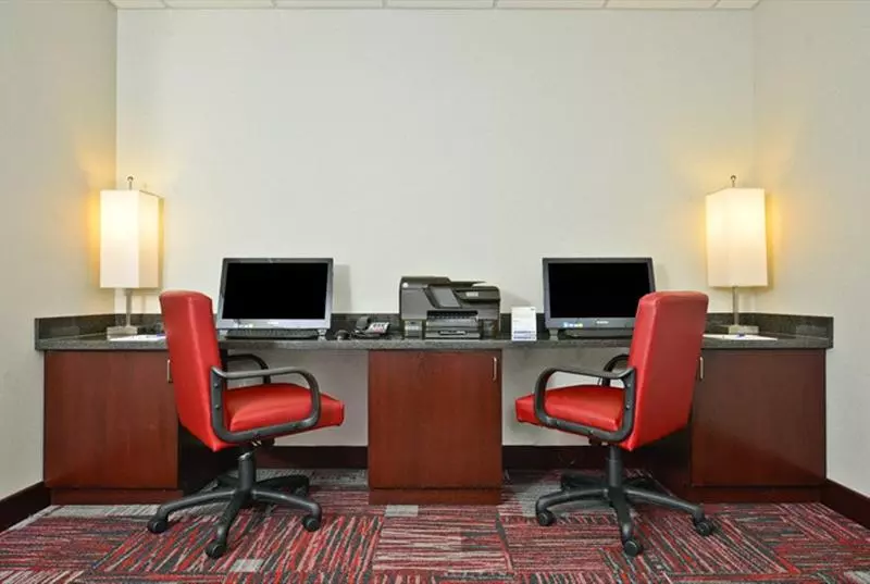 ホテル Holiday Inn Express & Suites Utica, An Ihg