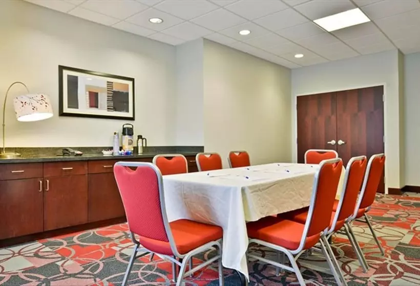 ホテル Holiday Inn Express & Suites Utica, An Ihg