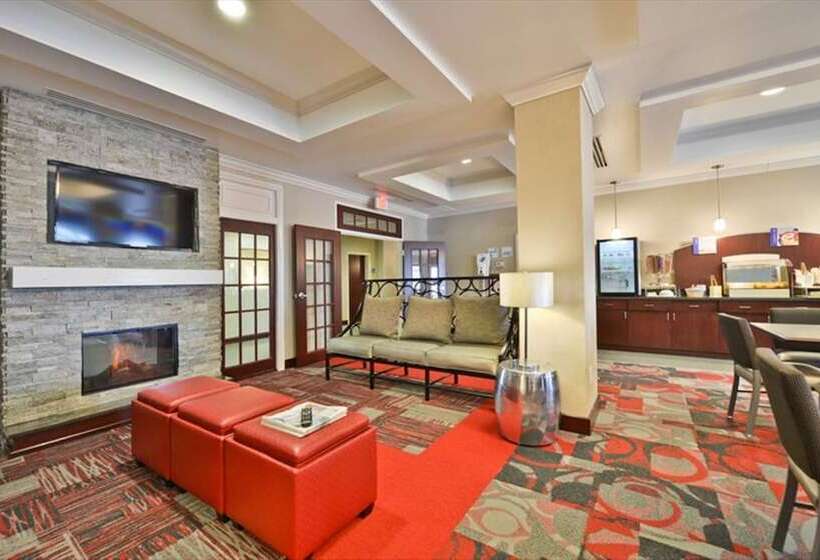 Отель Holiday Inn Express & Suites Utica, An Ihg