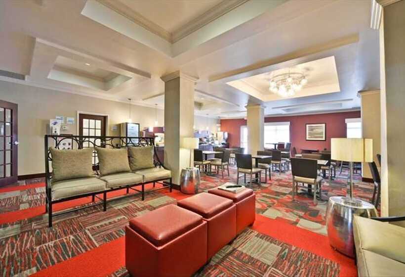 Отель Holiday Inn Express & Suites Utica, An Ihg