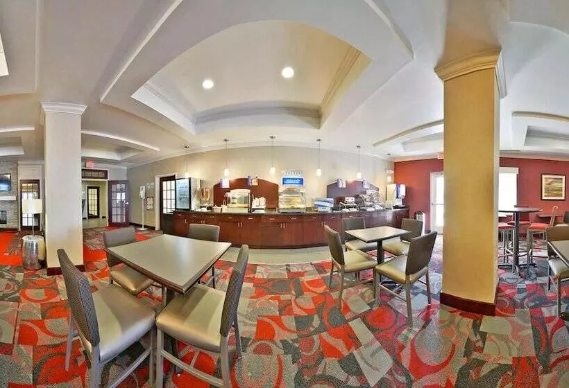 ホテル Holiday Inn Express & Suites Utica, An Ihg