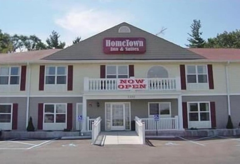 בית מלון כפרי Hometown Inn & Suites