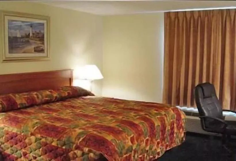 Отель Hometown Inn & Suites