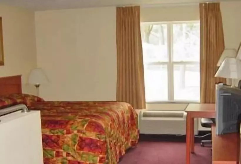 Отель Hometown Inn & Suites