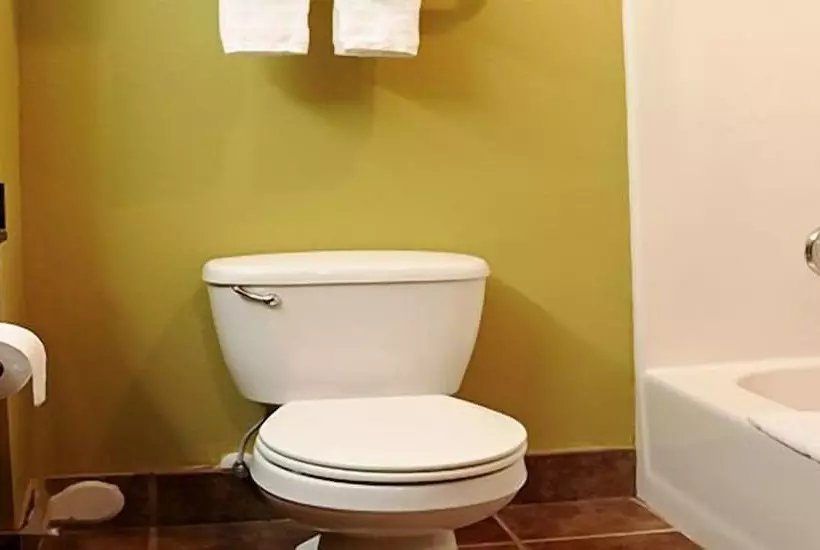 Отель Hometown Inn & Suites