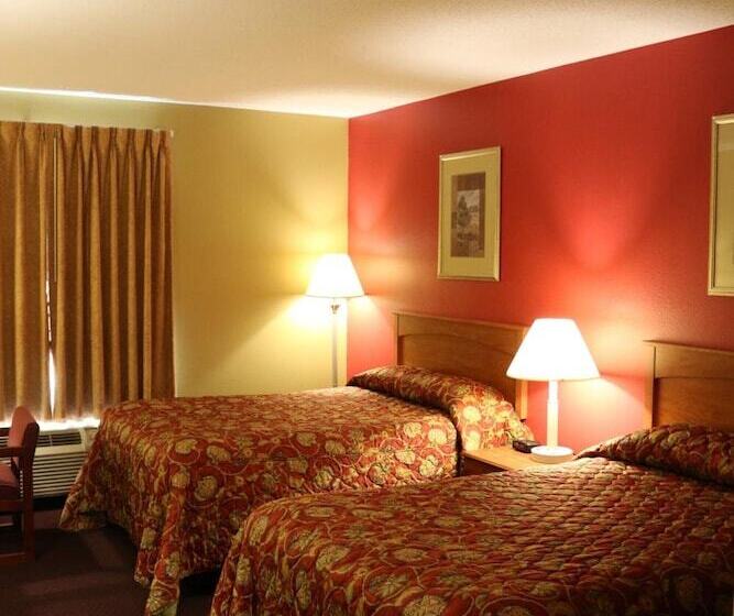 בית מלון כפרי Hometown Inn & Suites