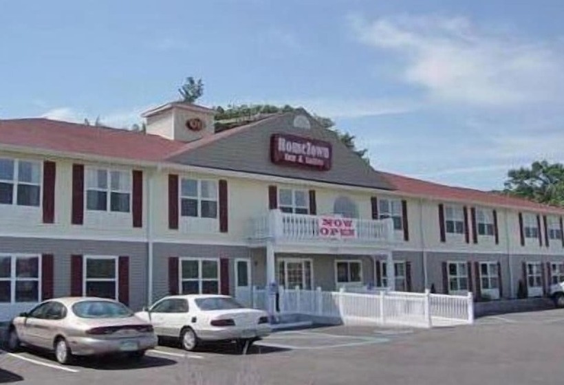 בית מלון כפרי Hometown Inn & Suites