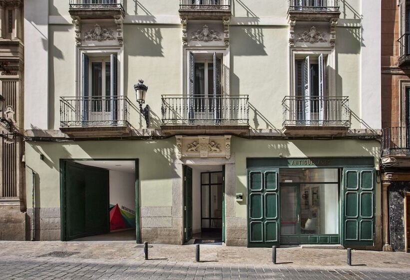 هتل One Shot Prado 23