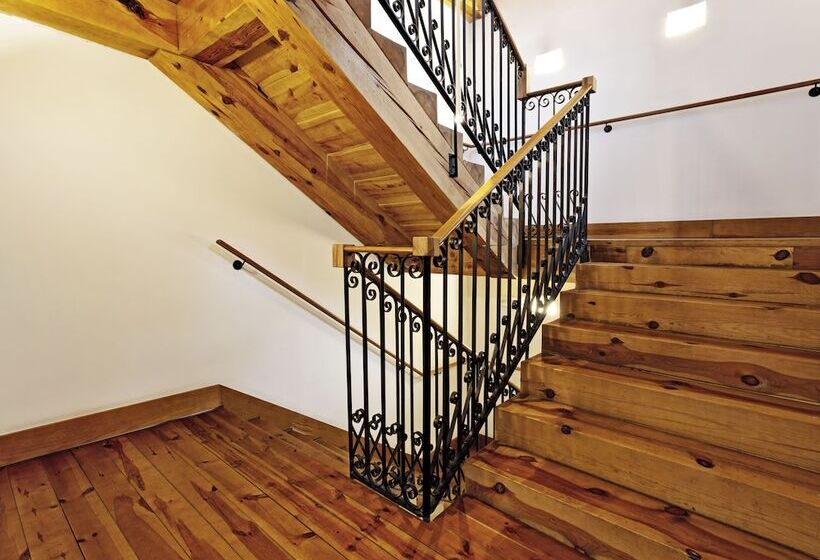 هتل One Shot Prado 23