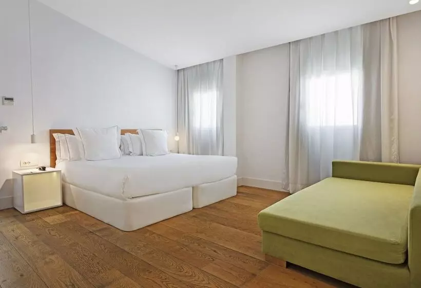 هتل One Shot Prado 23