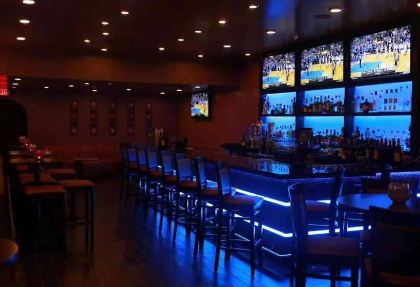 בית מלון כפרי Travelers Inn Manteca