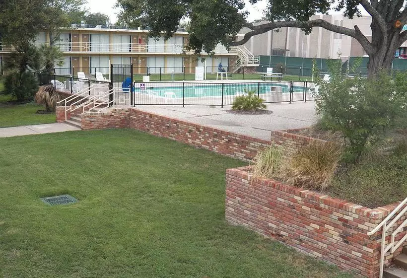 Отель University Inn College Station