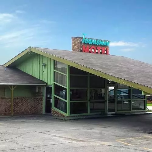 Townsman Motel