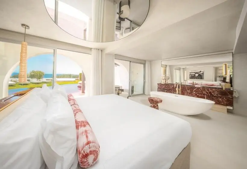 Destino Five Ibiza - 5* Grand Luxe Resort