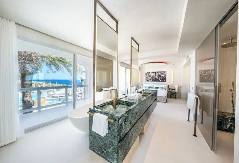 Destino Five Ibiza - 5* Grand Luxe Resort
