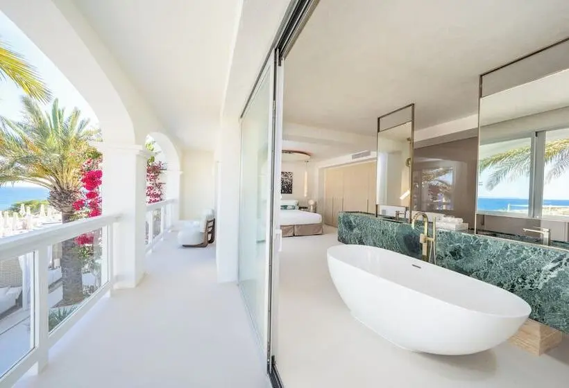 Destino Five Ibiza - 5* Grand Luxe Resort