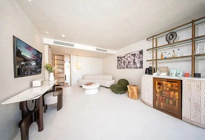 Destino Five Ibiza - 5* Grand Luxe Resort