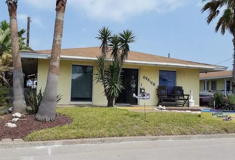 هتل Amelia's Landing