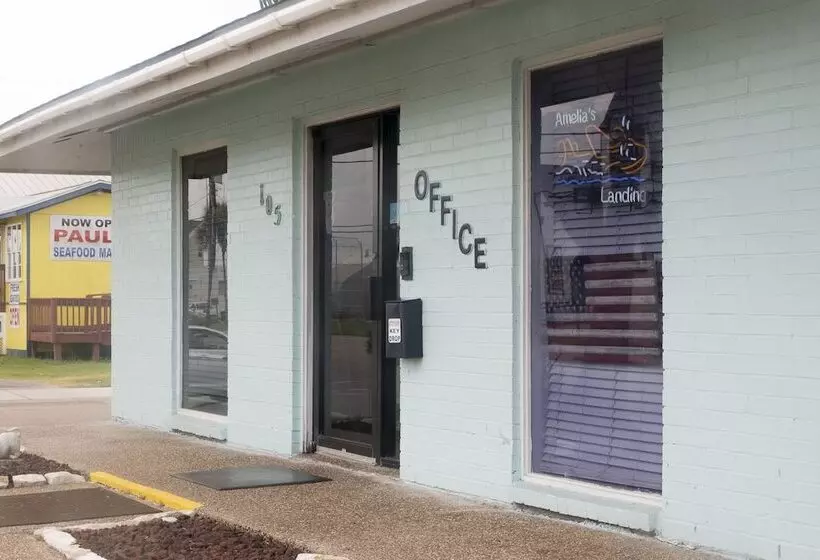 هتل Amelia's Landing