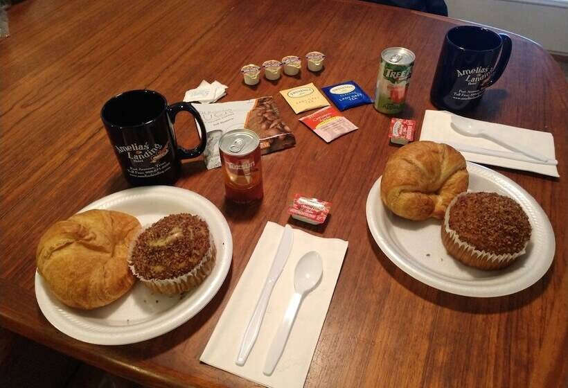 هتل Amelia's Landing