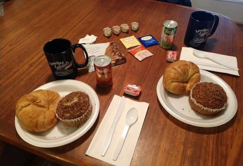 هتل Amelia's Landing