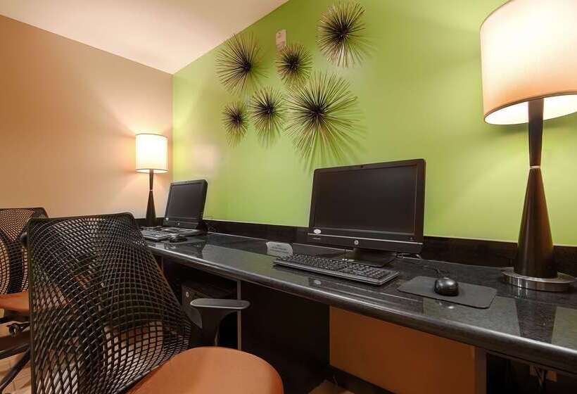 فندق Best Western Plus College Park