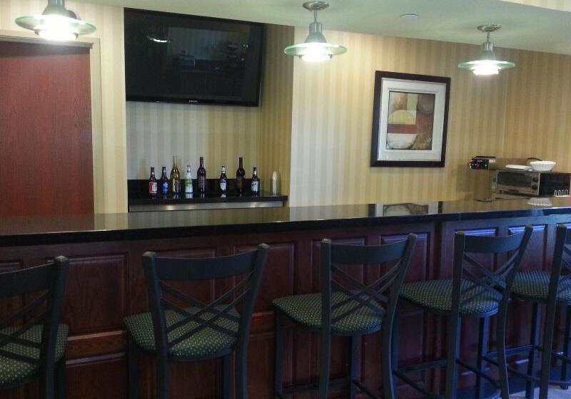 酒店 Cobblestone Inn & Suites Bloomfield