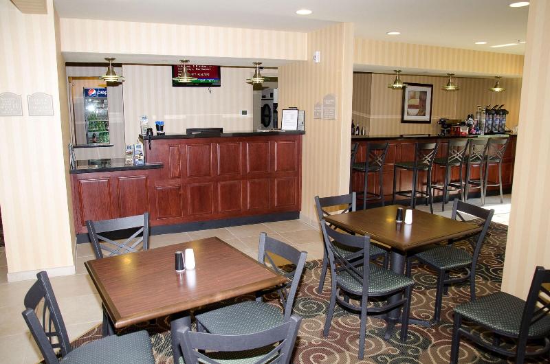 酒店 Cobblestone Inn & Suites Bloomfield