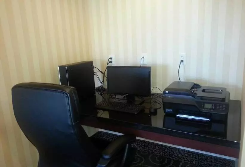 酒店 Cobblestone Inn & Suites  Bloomfield