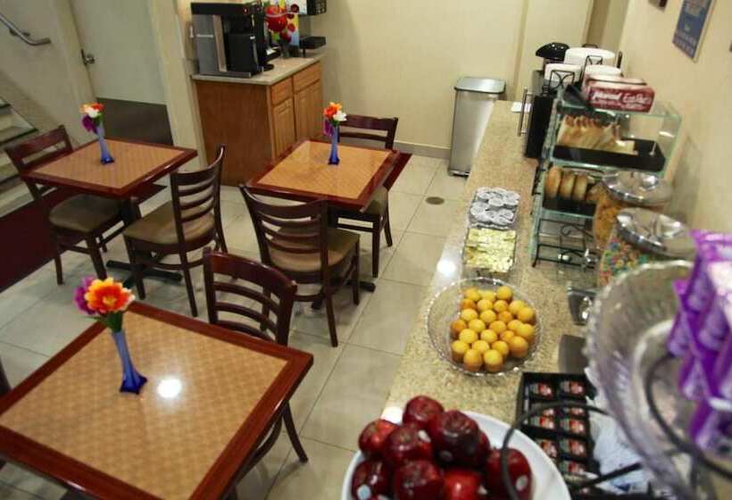 Corona Hotel New York   Laguardia Airport