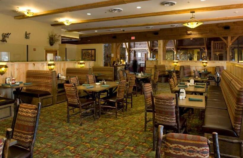 ホテル Hope Lake Lodge & Indoor Waterpark