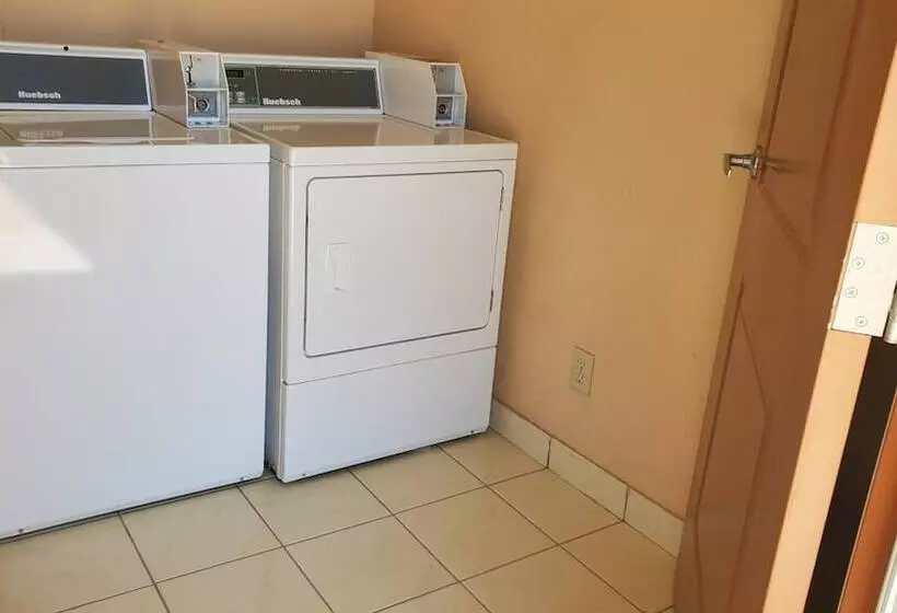 ホテル La Bonita Inn & Suites   Mccamey