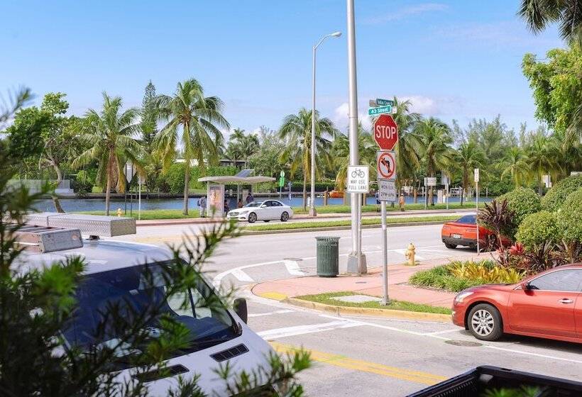 هتل Notebook Miami Beach